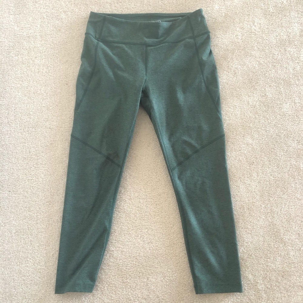 Outdoor Voices 3/4 warmup legging